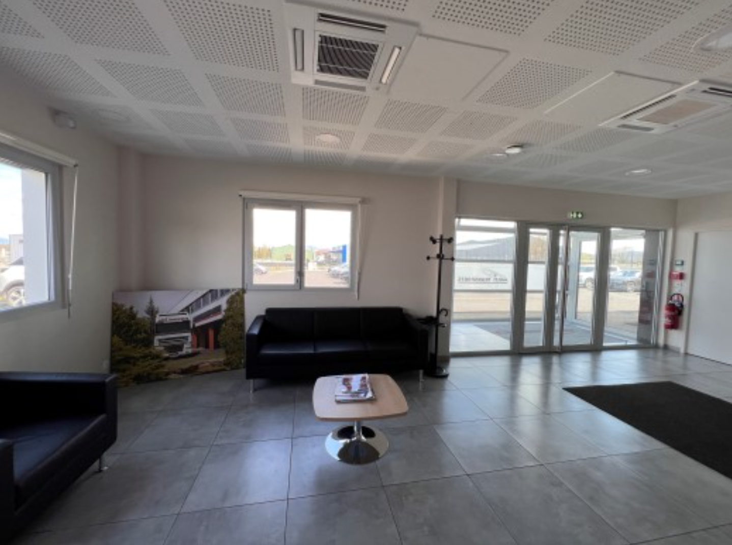 Hall entrée avant chez Multi transports