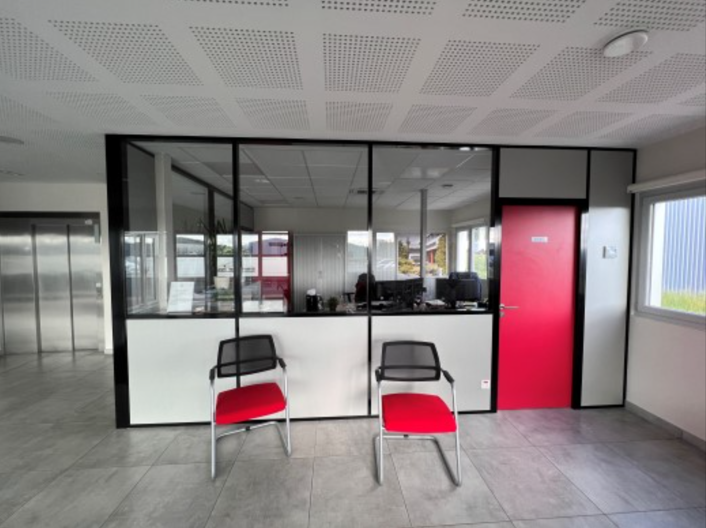 Hall entrée avant chez Multi transports