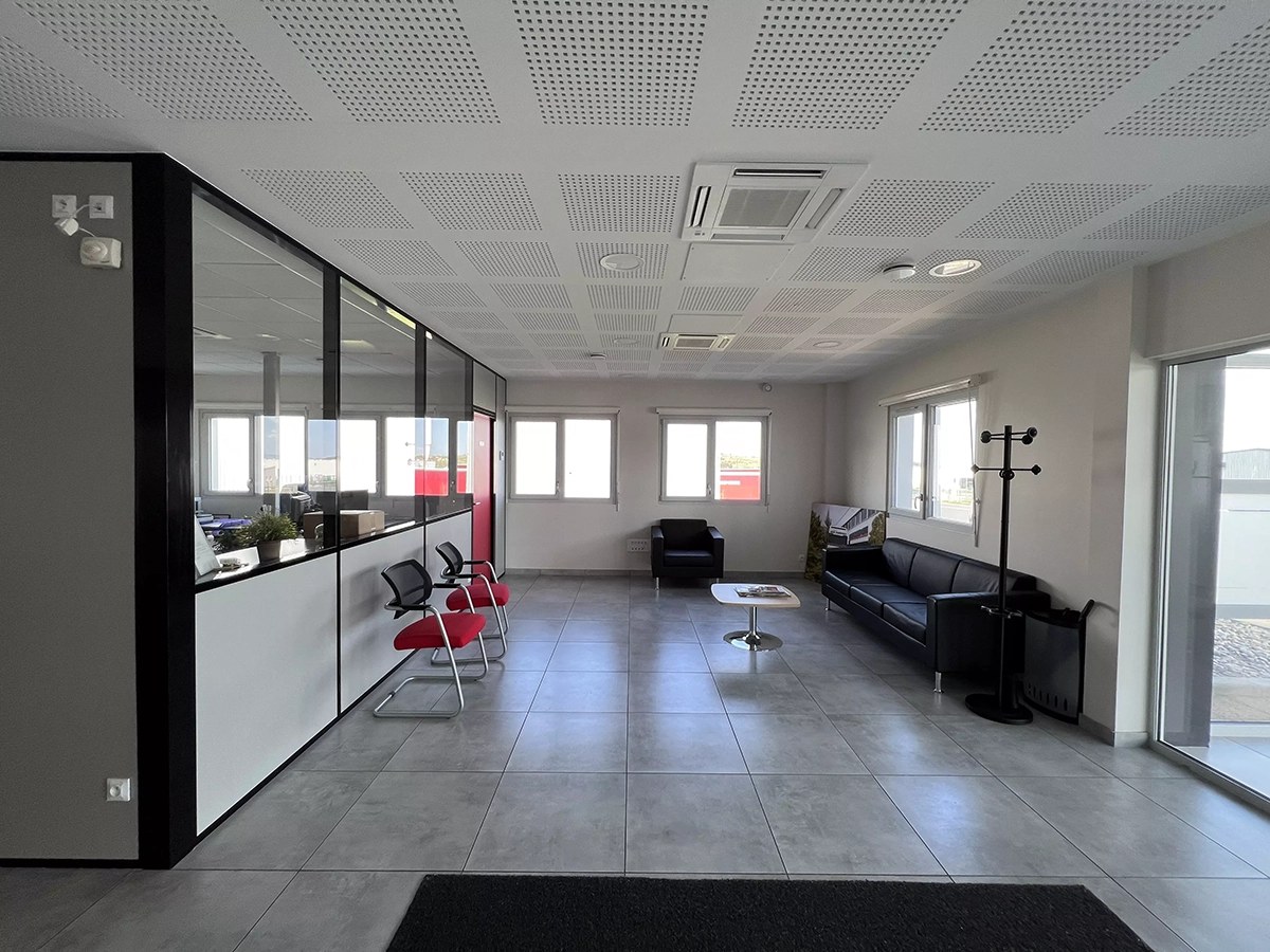 Hall entrée avant chez Multi transports